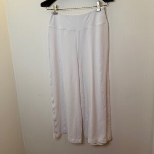 Lululemon Cropped White Wide Leg Pants 6